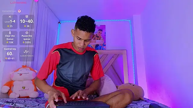 Snapshot of dilan_alfonzo chatting on July 10, 11:07 pm dilan alfonzo online show from July 10, 11:07 pm
