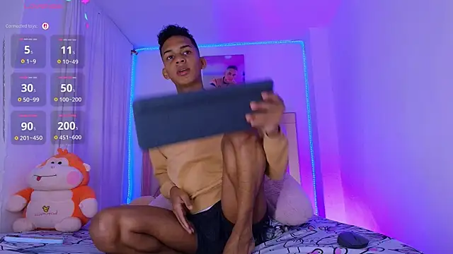Snapshot of dilan_alfonzo chatting on July 12, 5:15 pm dilan alfonzo online show from July 12, 5:15 pm
