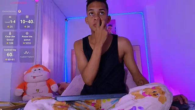 Snapshot of dilan_alfonzo chatting on July 14, 4:45 pm dilan alfonzo online show from July 14, 4:45 pm