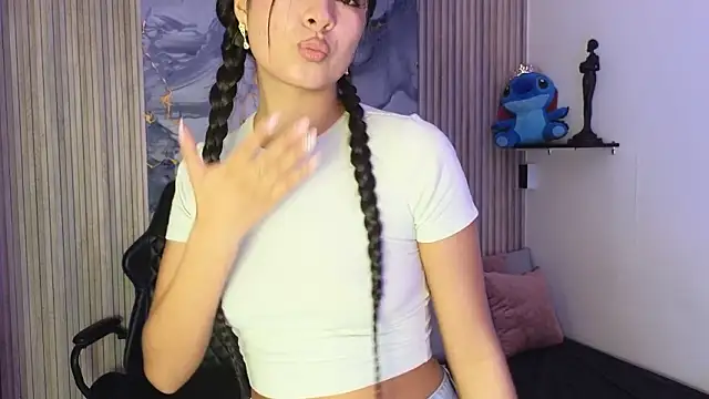 LissaWiild online show from March 4, 8:15 pm