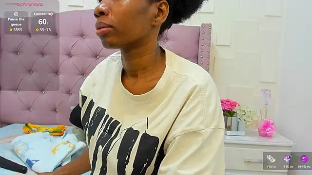 Snapshot of MonicaSchwartz chatting on November 12, 8:52 pm MonicaSchwartz online show from November 12, 8:52 pm