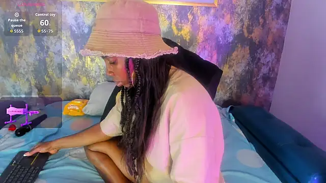 Snapshot of MonicaSchwartz chatting on December 16, 8:25 pm MonicaSchwartz online show from December 16, 8:25 pm