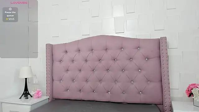 Snapshot of MonicaSchwartz chatting on February 18, 7:32 pm MonicaSchwartz online show from February 18, 7:32 pm