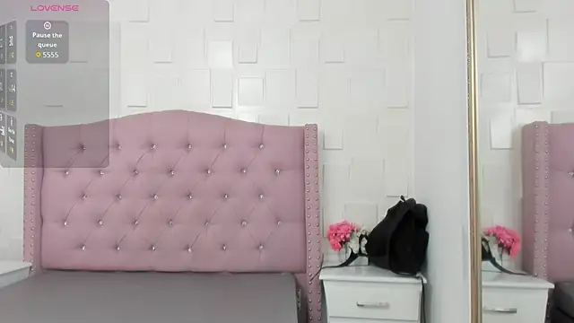 Snapshot of MonicaSchwartz chatting on February 20, 8:09 pm MonicaSchwartz online show from February 20, 8:09 pm