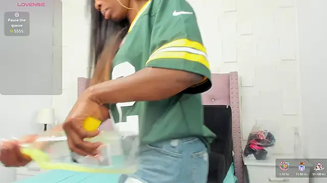 Snapshot of MonicaSchwartz chatting on February 24, 7:45 pm MonicaSchwartz online show from February 24, 7:45 pm