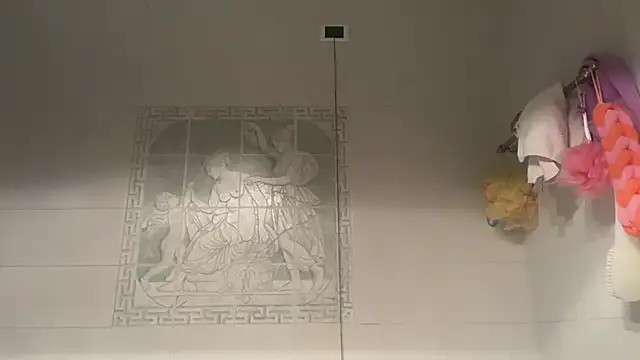 Snapshot of sensuale88modello chatting on February 23, 2:14 pm sensuale88modello online show from February 23, 2:14 pm