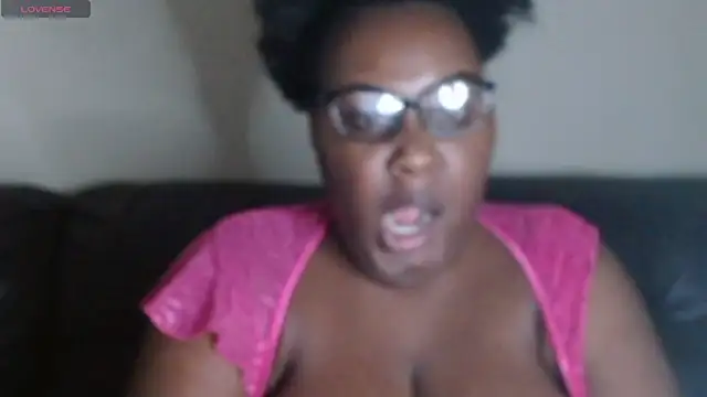 Snapshot of VictoriaLuv22 chatting on January 17, 5:53 am VictoriaLuv22 online show from January 17, 5:53 am