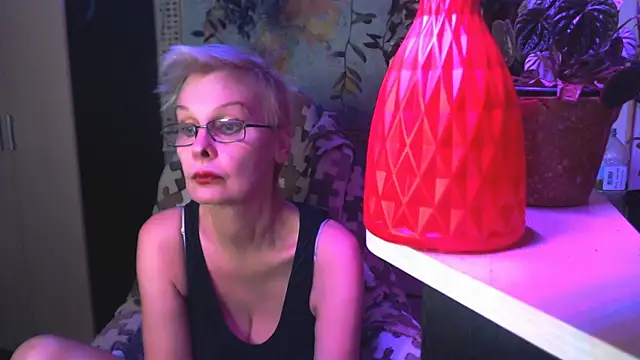 HelgaHimmell online show from April 2, 9:01 pm