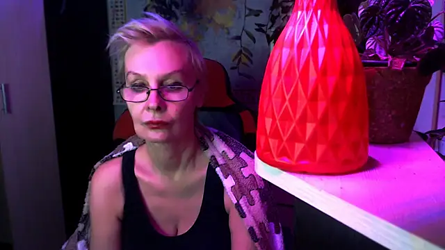 HelgaHimmell online show from April 4, 7:11 pm