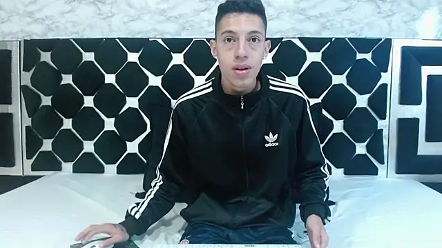 thiago19s online show from February 12, 9:33 pm