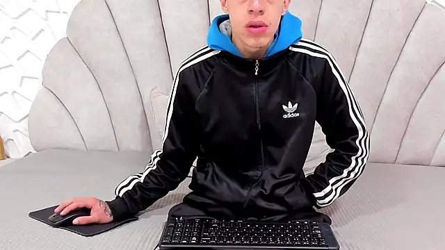 thiago19s online show from March 12, 3:18 pm