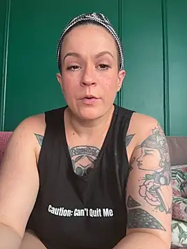 quinnmariexo online show from April 4, 5:21 pm