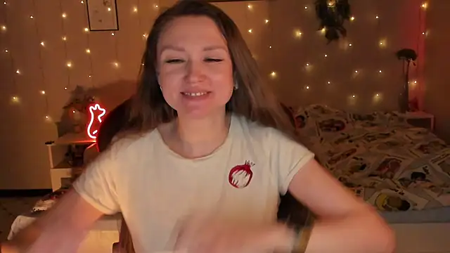 desperatehousewife   online show from April 14, 7:09 pm