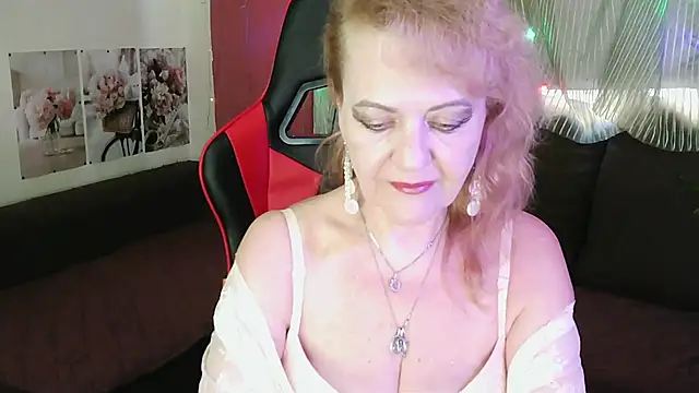 Liset Monro online show from June 30, 5:47 pm