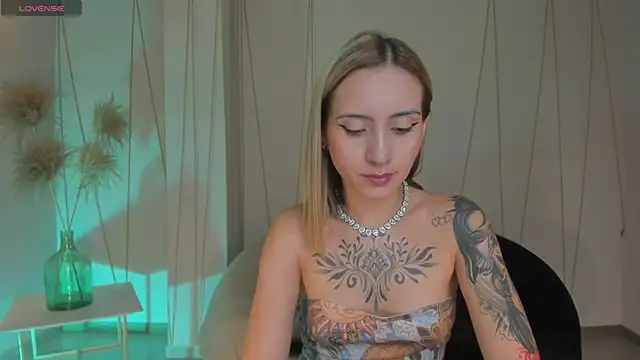 MollySundersX online show from February 28, 9:38 pm