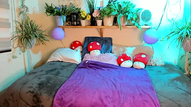 MiaaRose online show from March 10, 8:14 pm