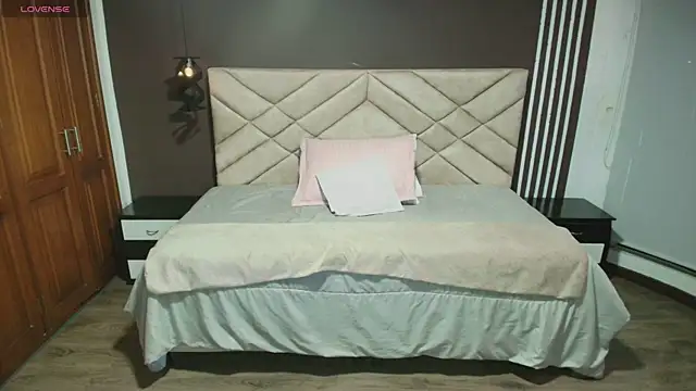 Snapshot of Raquel_jones chatting on March 2, 11:39 am Raquel jones online show from March 2, 11:39 am