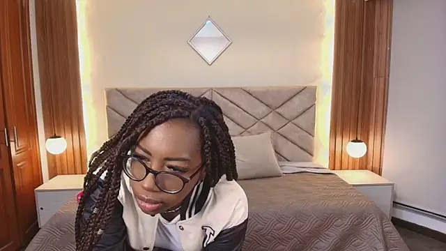 Raquel jones online show from April 18, 11:58 am