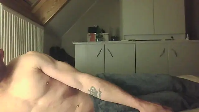 Snapshot of Vekie_007 chatting on May 16, 2:19 am Vekie 007 online show from May 16, 2:19 am