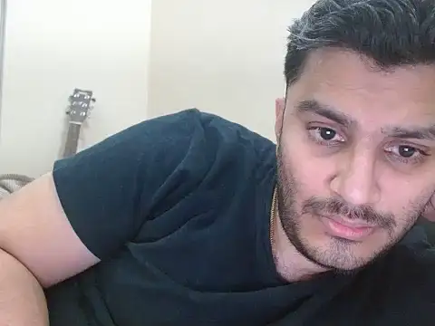 Snapshot of robintoit chatting on April 25, 3:42 pm robintoit online show from April 25, 3:42 pm
