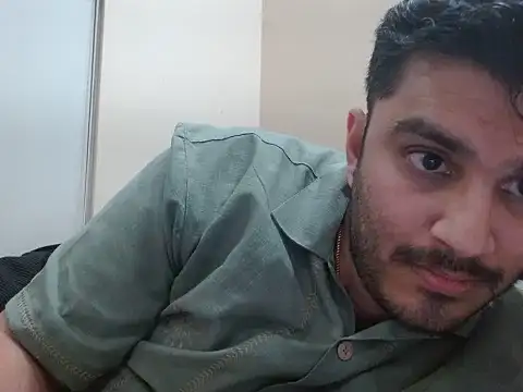 Snapshot of robintoit chatting on April 27, 2:59 pm robintoit online show from April 27, 2:59 pm