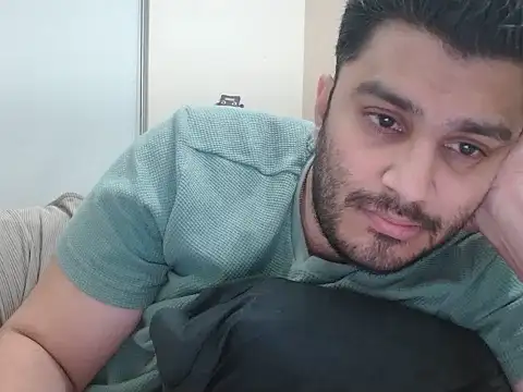 Snapshot of robintoit chatting on May 3, 8:48 pm robintoit online show from May 3, 8:48 pm