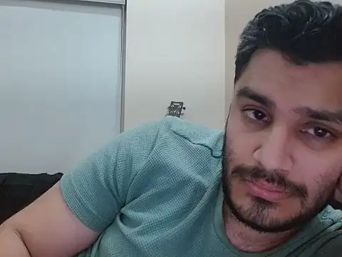 Snapshot of robintoit chatting on May 9, 8:03 pm robintoit online show from May 9, 8:03 pm