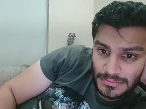 Snapshot of robintoit chatting on May 20, 3:40 pm robintoit online show from May 20, 3:40 pm