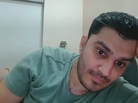 Snapshot of robintoit chatting on May 24, 7:08 pm robintoit online show from May 24, 7:08 pm