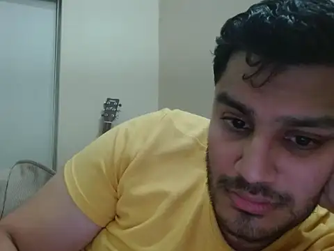 Snapshot of robintoit chatting on May 29, 10:19 pm robintoit online show from May 29, 10:19 pm