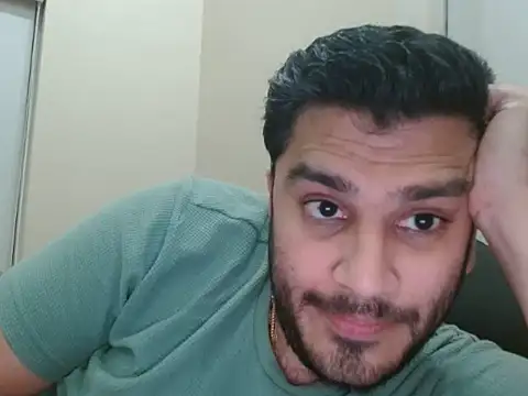 Snapshot of robintoit chatting on July 6, 3:03 pm robintoit online show from July 6, 3:03 pm