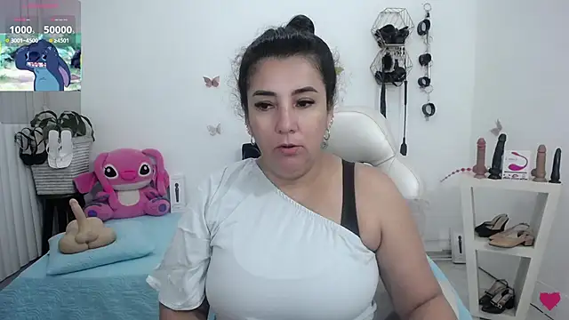 mom hot   online show from June 19, 12:53 pm