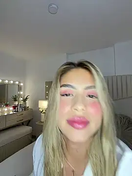 Snapshot of _laura_02 chatting on February 19, 11:34 pm laura 02 online show from February 19, 11:34 pm