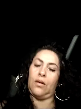 Snapshot of hanny_milf chatting on January 17, 2:05 am hanny milf online show from January 17, 2:05 am