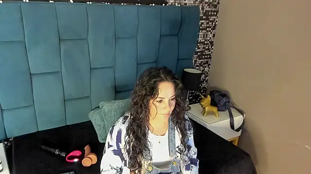 Snapshot of hanny_milf chatting on February 4, 2:06 am hanny milf online show from February 4, 2:06 am