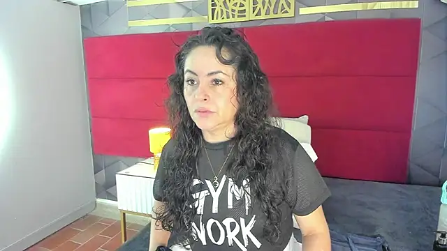 Snapshot of hanny_milf chatting on April 25, 11:35 am hanny milf online show from April 25, 11:35 am