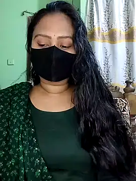 Snapshot of Idhika_Paul chatting on February 5, 4:25 pm Idhika Paul online show from February 5, 4:25 pm