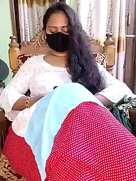 Snapshot of Idhika_Paul chatting on February 6, 11:48 pm Idhika Paul online show from February 6, 11:48 pm