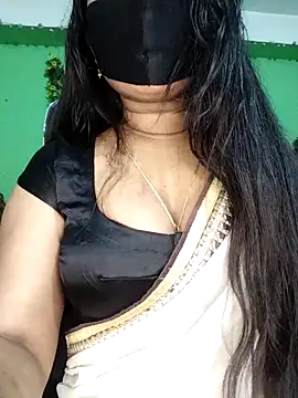 Idhika Paul online show from March 29, 1:00 pm