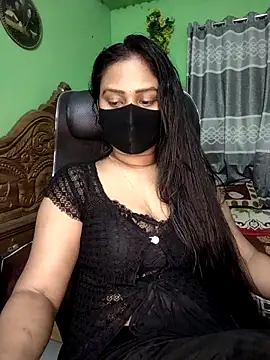 Snapshot of Idhika_Paul chatting on April 18, 7:58 pm Idhika Paul online show from April 18, 7:58 pm