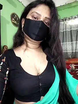 Snapshot of Idhika_Paul chatting on April 20, 7:33 am Idhika Paul online show from April 20, 7:33 am