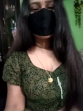 Snapshot of Idhika_Paul chatting on April 26, 8:01 am Idhika Paul online show from April 26, 8:01 am