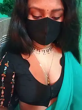 Snapshot of Idhika_Paul chatting on May 24, 8:47 pm Idhika Paul online show from May 24, 8:47 pm