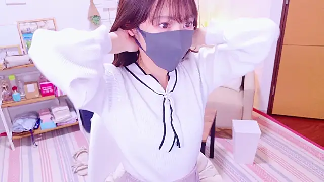 Snapshot of Mii_v_v chatting on December 30, 3:25 am Mii v v online show from December 30, 3:25 am