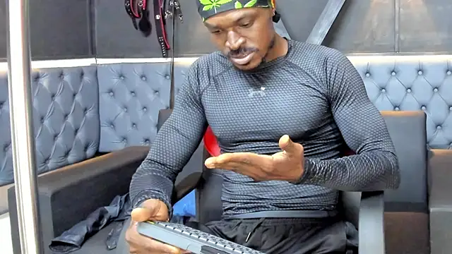 Terrance z online show from November 30, 7:18 pm