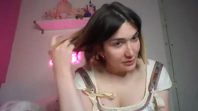 Icy  Diamond online show from April 22, 6:20 pm