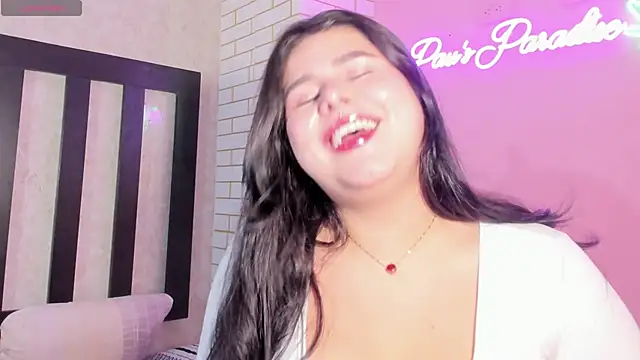 Snapshot of Putipaula3 chatting on January 8, 7:24 pm Putipaula3 online show from January 8, 7:24 pm