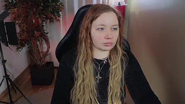 carolina elf online show from February 4, 5:35 am