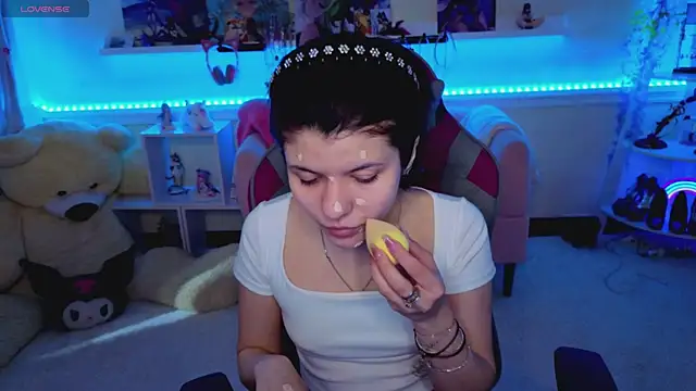 Snapshot of Katya_Zaitseva chatting on April 26, 12:25 pm Katya Zaitseva online show from April 26, 12:25 pm
