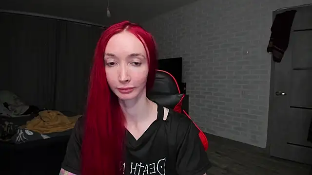 Roxy Silver online show from March 8, 3:10 am